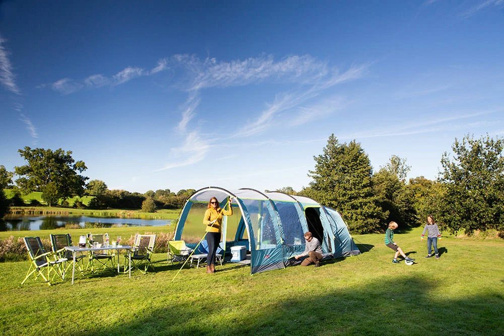 Coleman Castle Pines 4L Blackout Tent (2022) - Image 4