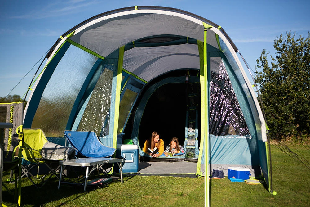 Coleman Castle Pines 4L Blackout Tent (2022) - Image 6